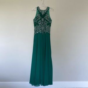 Green Prom gown. Size M